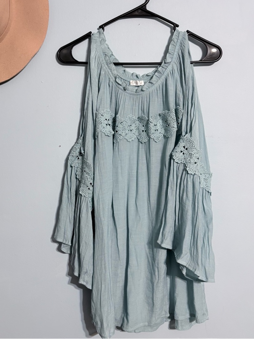 Spense Light Blue Cold-Shoulder Tunic with Crochet Trim XL?